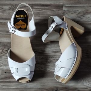 Swedish Hasbeens White Peep Toe High Heel Sandal Women's Size 38 US 8